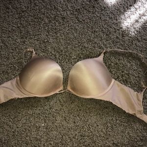 Victoria’s Secret Bombshell Bra 32D